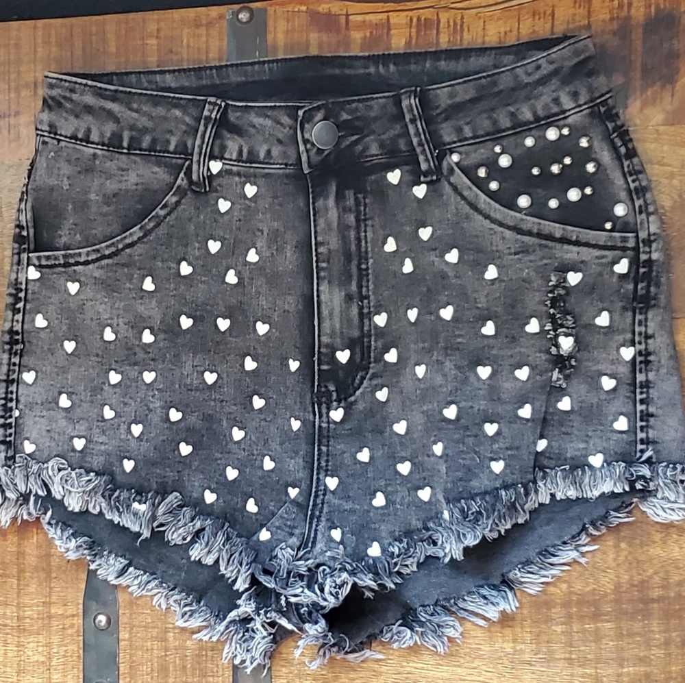 🖤 Black Hearts Denim Shorts 🖤 - Picture 7 of 11